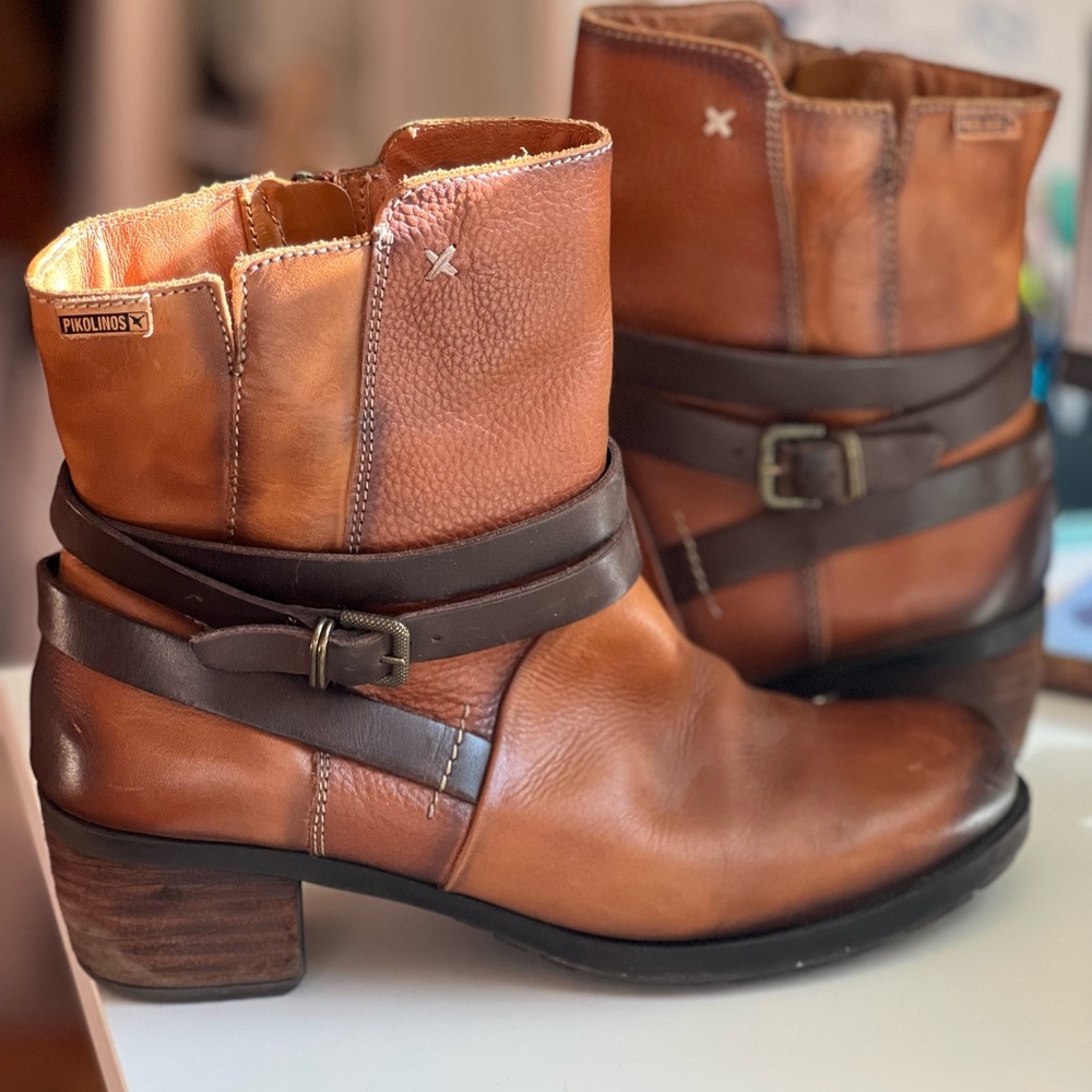 Pikolinos Boots, Size 40, camel leather with dark brown straps